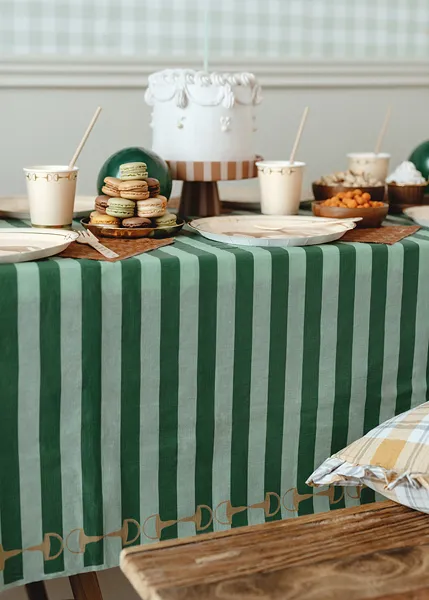 Toalha de mesa 180x120cm Cavalos - Riscas Verdes
