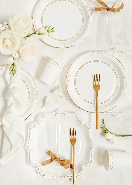 6 Pratos 26cm Brancos com ornamento