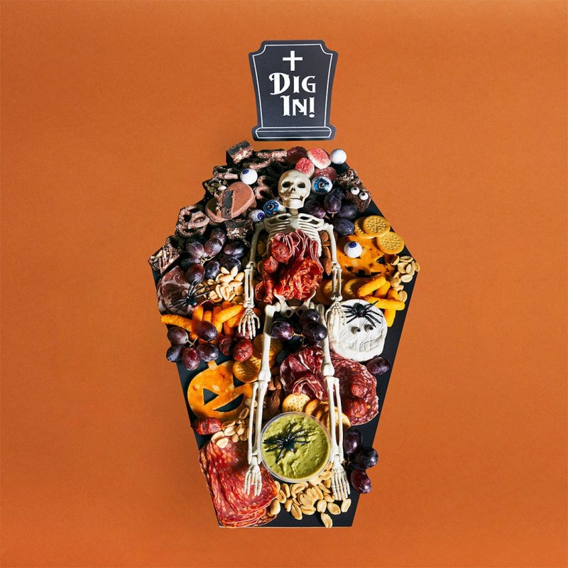 Tabuleiro para Aperitivos 47x30,5cm Caixão - Halloween