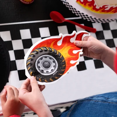20 Guardanapos 40x33cm Monster Truck Roda em Chamas
